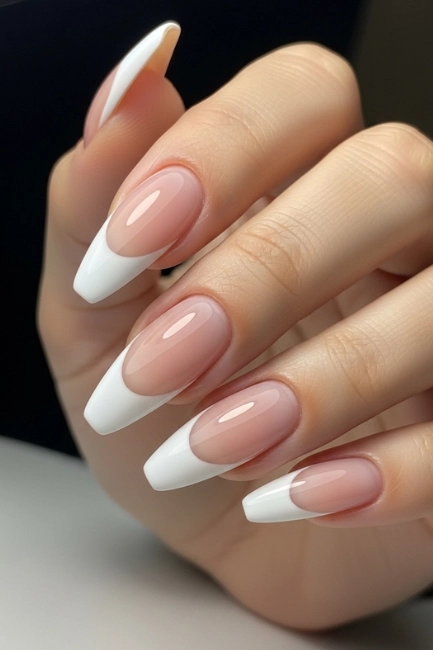 French Tips Reinvented with Straight Edges