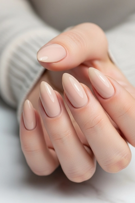 Almond Nails — Elegant and Effortlessly Chic