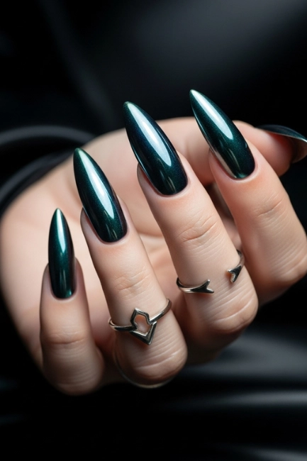 Arrowhead Nails — Sleek and Fashion-Forward