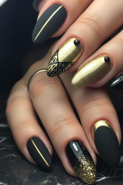 Black and Gold Contrast Nails