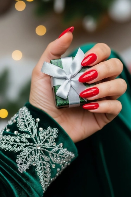 How Red Nails Complement Holiday Outfits