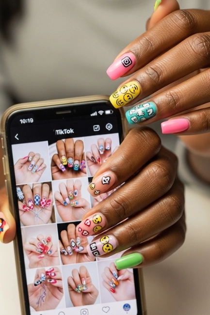 Social Media Influence on Color Choices