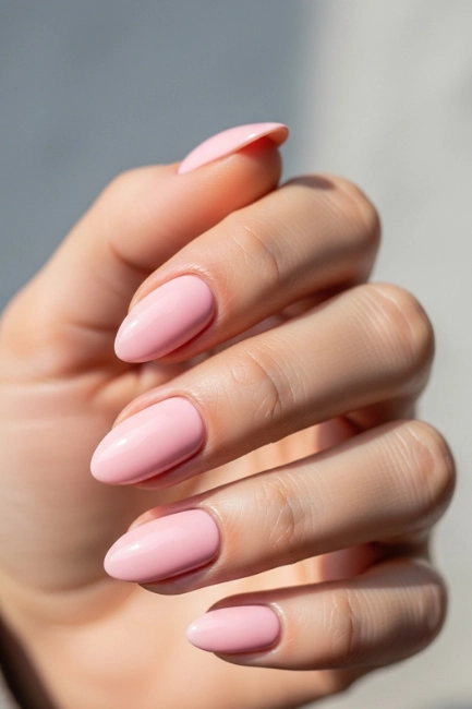 Short Almond Nails in Soft Pink