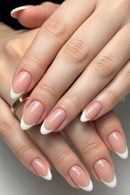 Minimalist Almond Neutral French