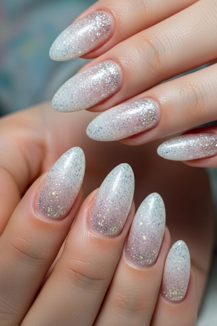 Ombre White Glitter Nails for a Dreamy Gradient