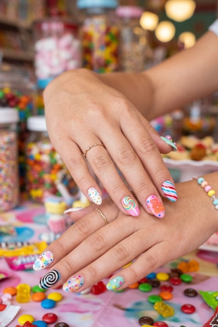 Candy Inspired Nail Designs for a Sweet Holiday Look