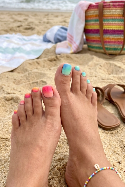 Ombre and Gradient Toe Nail Designs for Summer